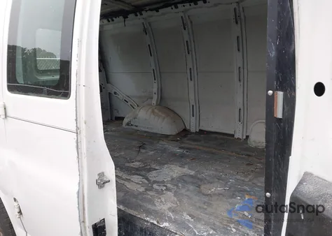 2004 Chevrolet Express from USA, damaged, VIN 1GCFG15X741247372